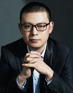 侯震