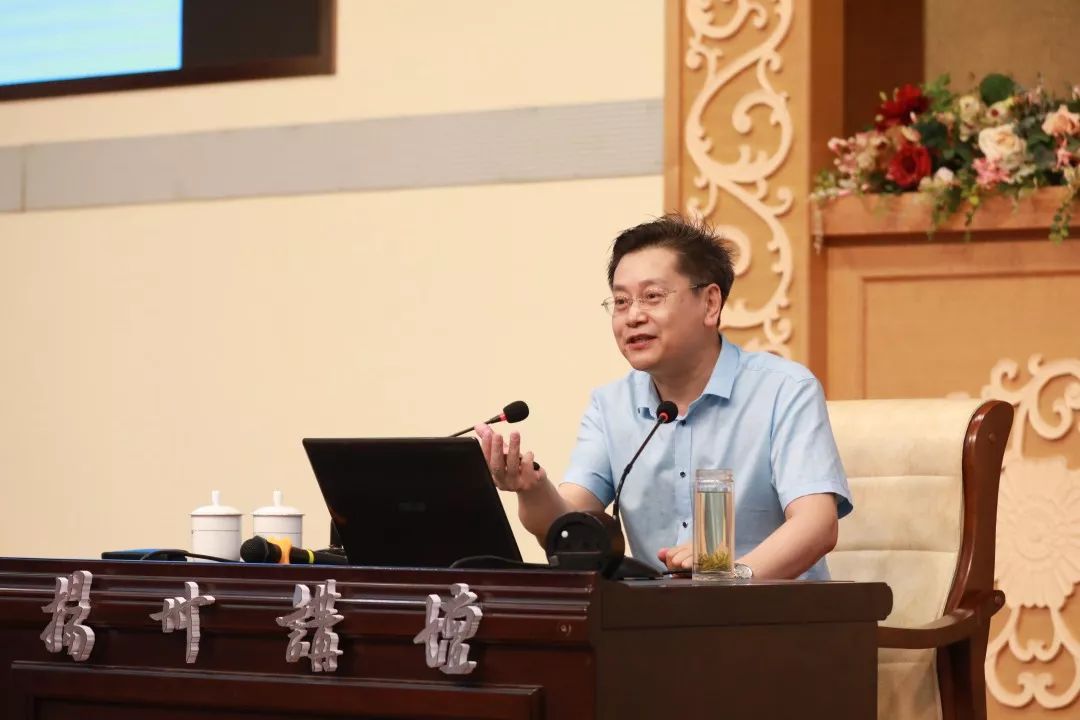 扬州讲坛:丁万明评说《资治通鉴》