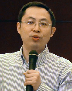 严昫