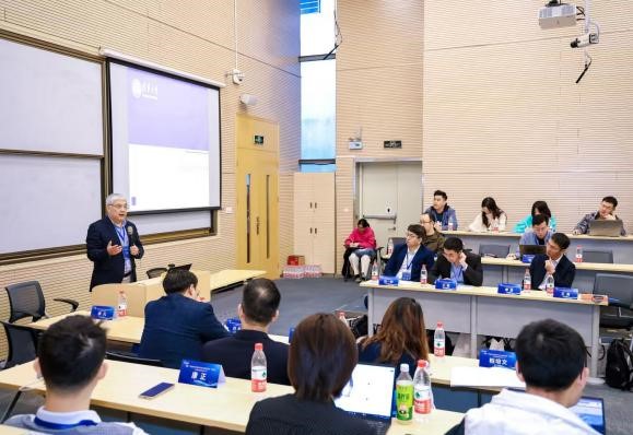 清华大学王勇教授出席首届粤港澳大湾区数字经济创新发展研讨会