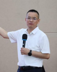 巩曰明